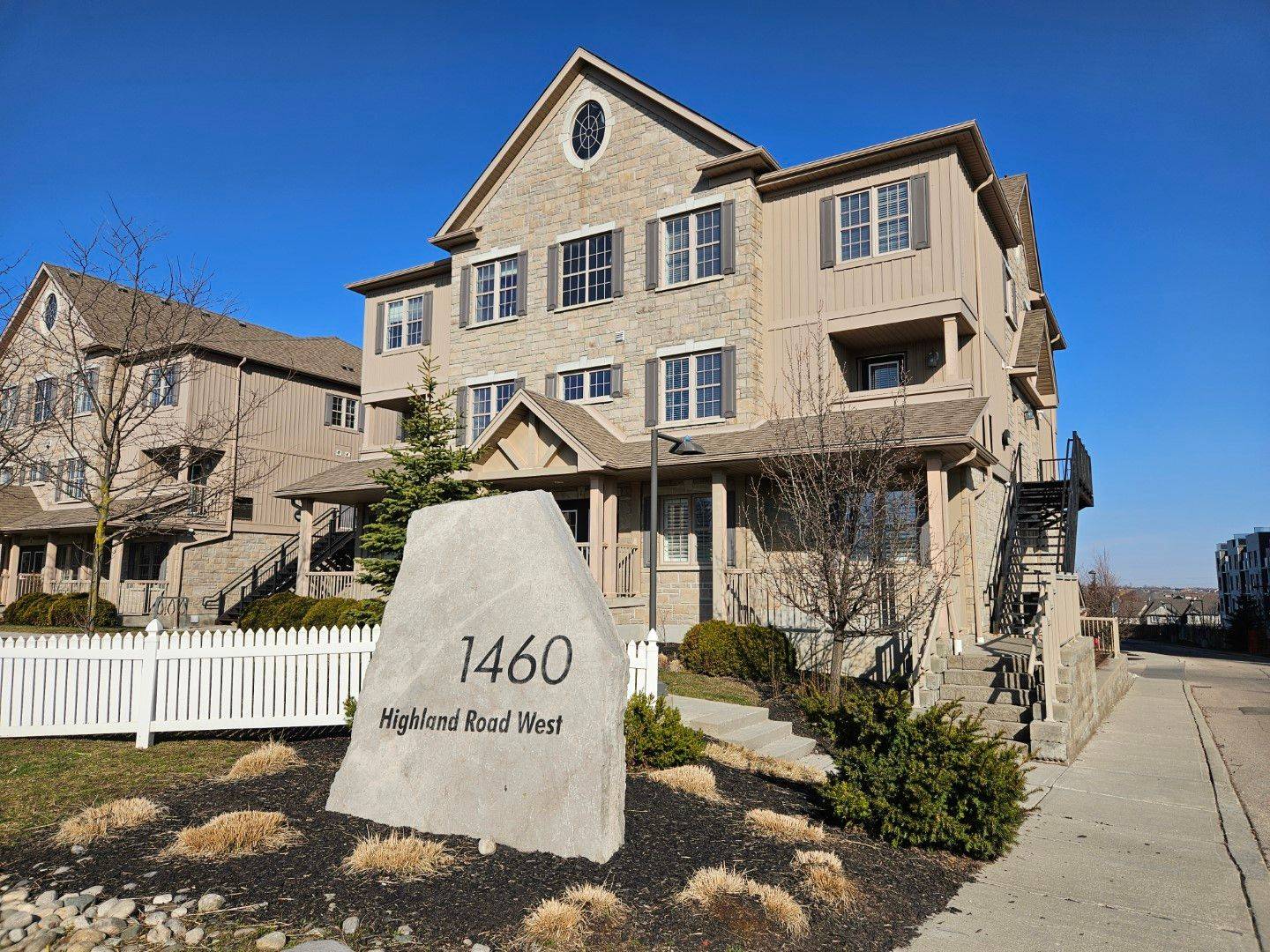 Kitchener, ON N2N 0B7,1460 Highland RD #1F