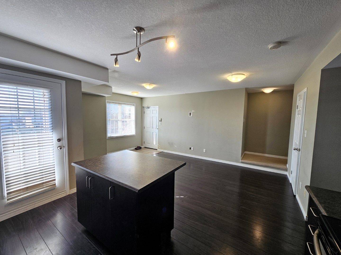 Kitchener, ON N2N 0B7,1460 Highland RD #1F