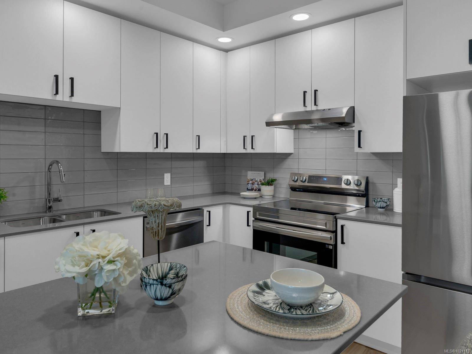 Langford, BC V9B 7A8,2390 City Gate Blvd #209