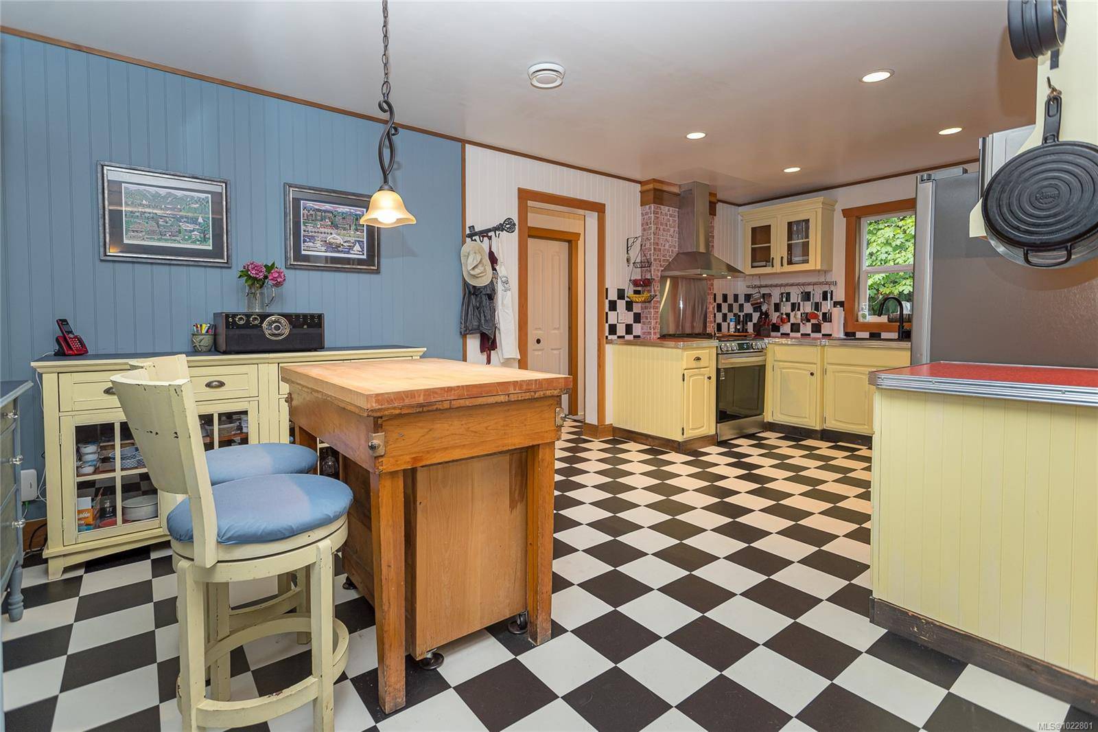 Saltair, BC V9G 2A4,10821 Chemainus Rd