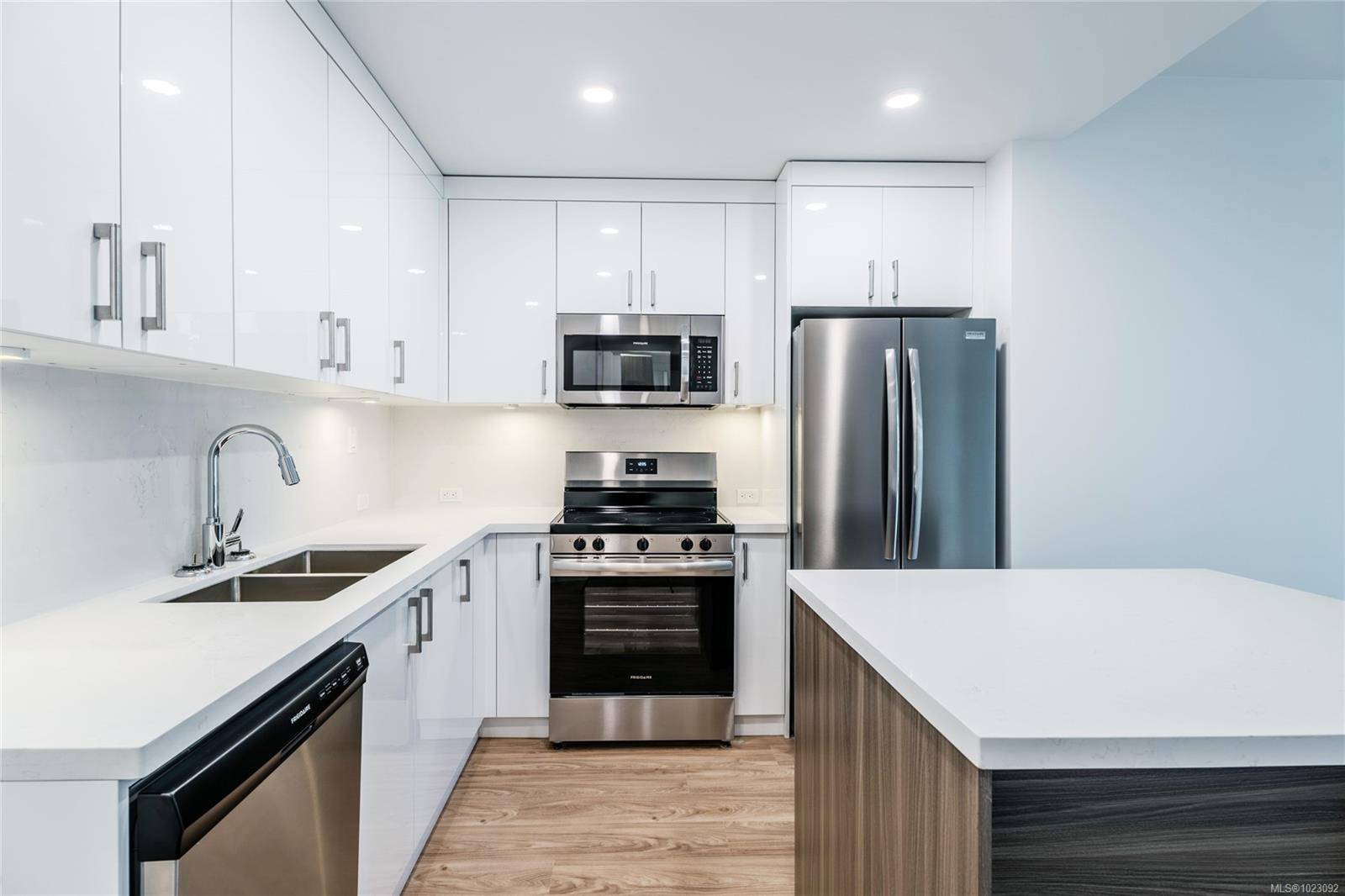 Nanaimo, BC V9V 1W4,6320 Sentinal Dr #407