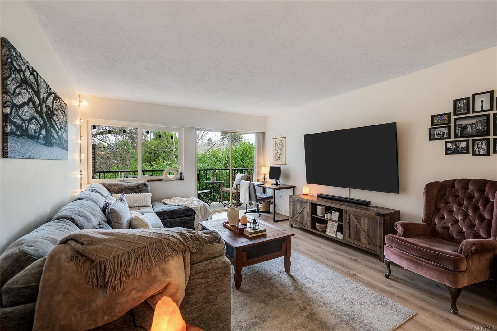 Saanich, BC V8P 4K7,1680 Poplar Ave #209