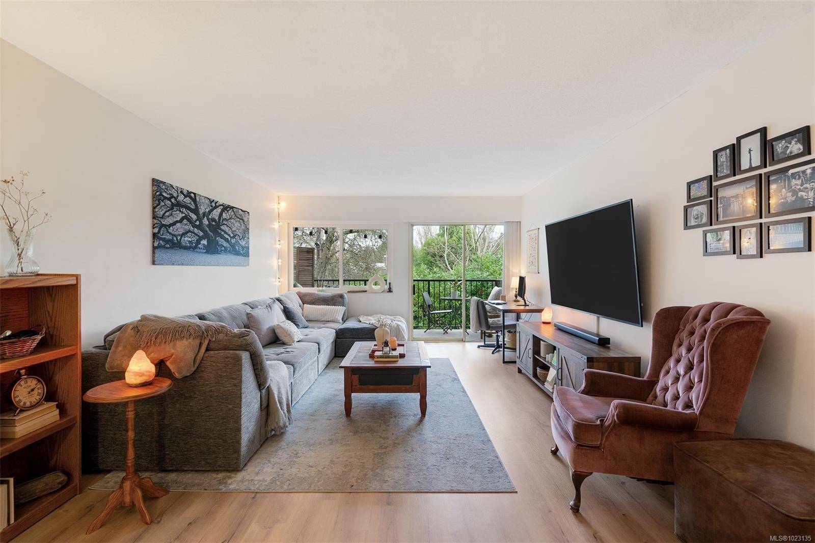 Saanich, BC V8P 4K7,1680 Poplar Ave #209