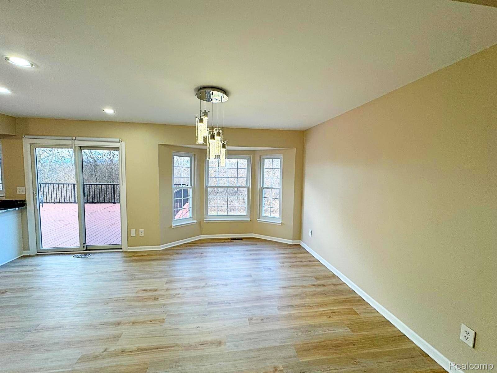 Northville, MI 48167,19479 SCENIC HARBOUR DR