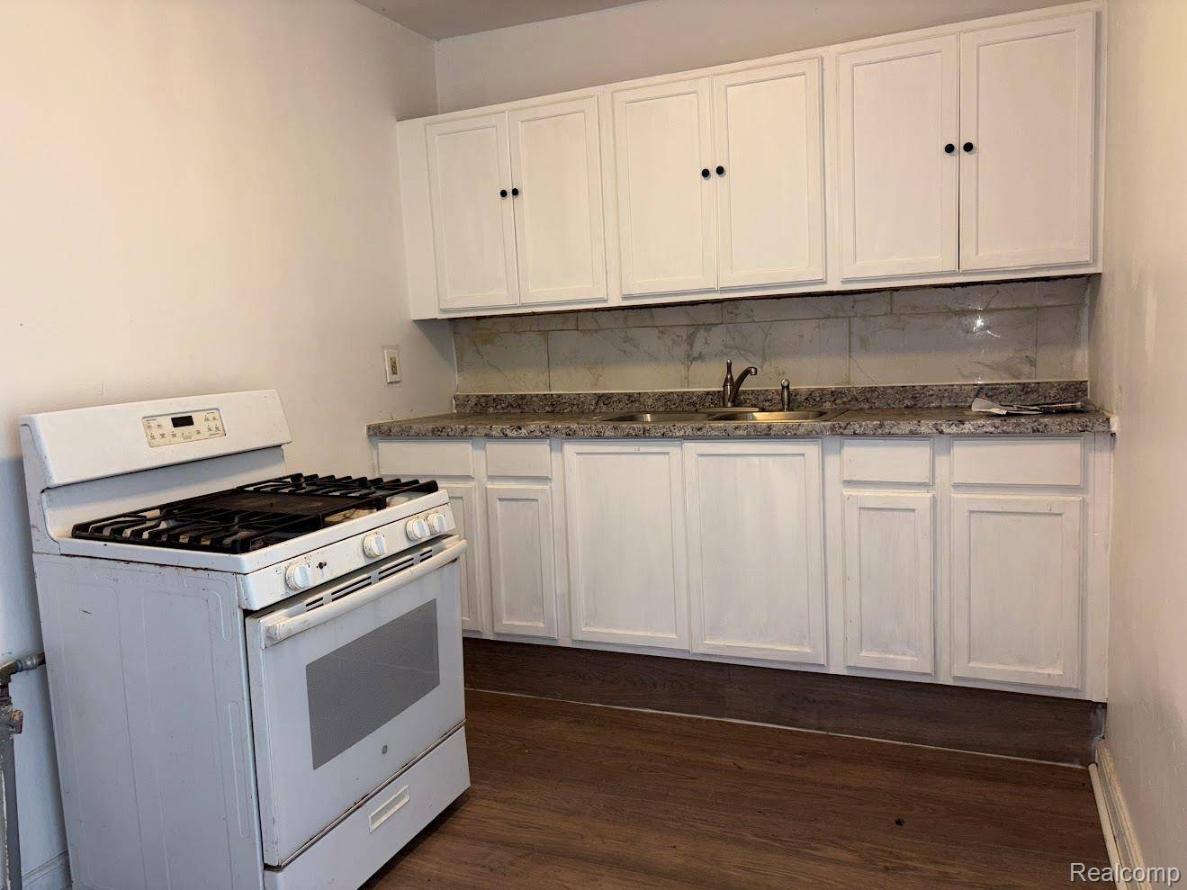 Detroit, MI 48215,204 Philip ST