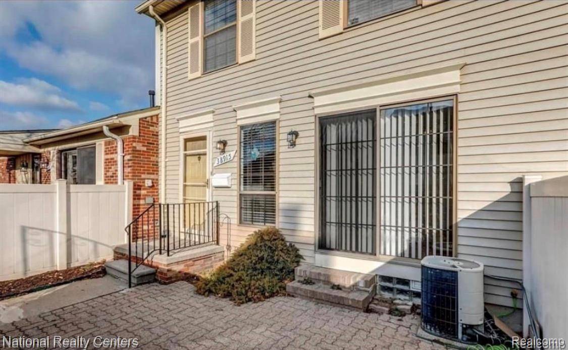 Clinton Township, MI 48038,38915 GOLFVIEW DR E