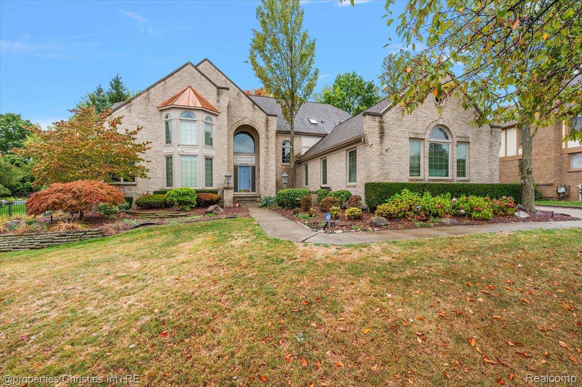 Farmington Hills, MI 48331,37907 Turnberry CT