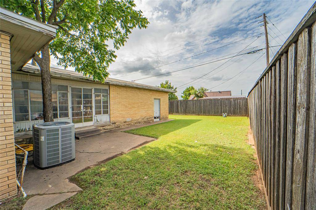 Breckenridge, TX 76424,514 W Walker Street