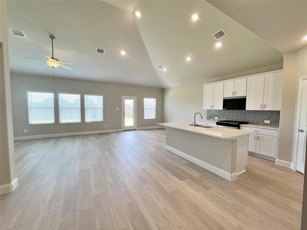 Lavon, TX 75166,678 Woodland Avenue