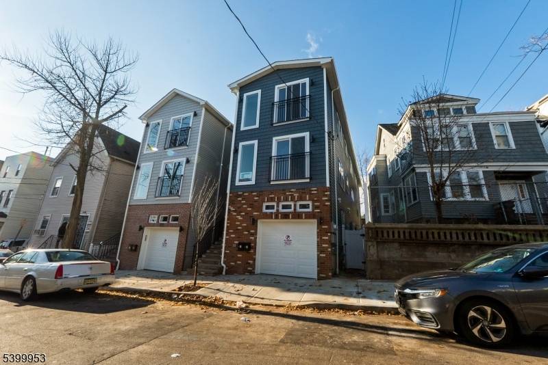 Newark City, NJ 07112,371 Chadwick Ave