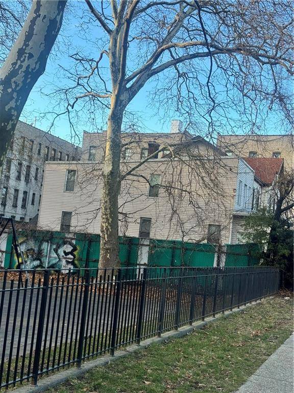 Brooklyn, NY 11208,756 Linwood ST