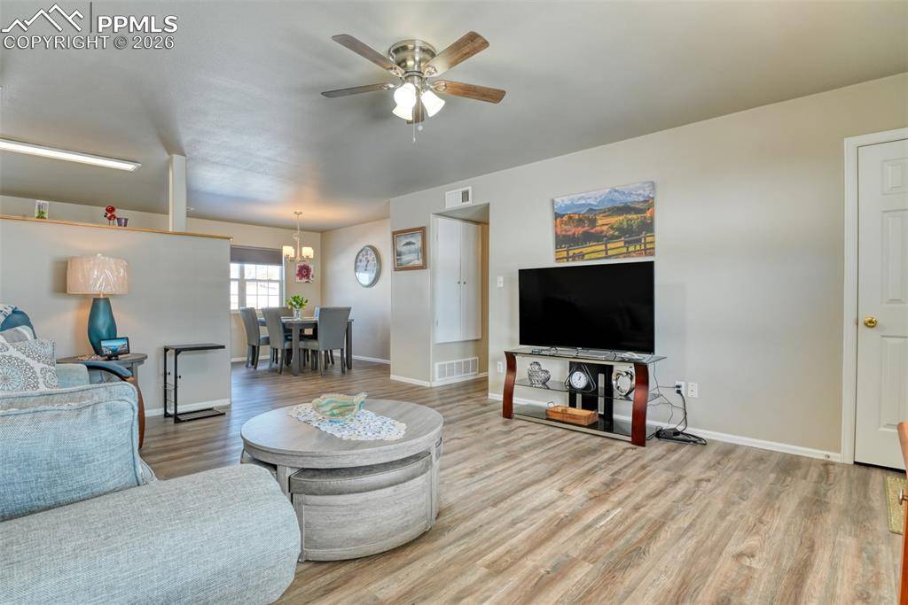Florissant, CO 80816,17 Garfield CIR
