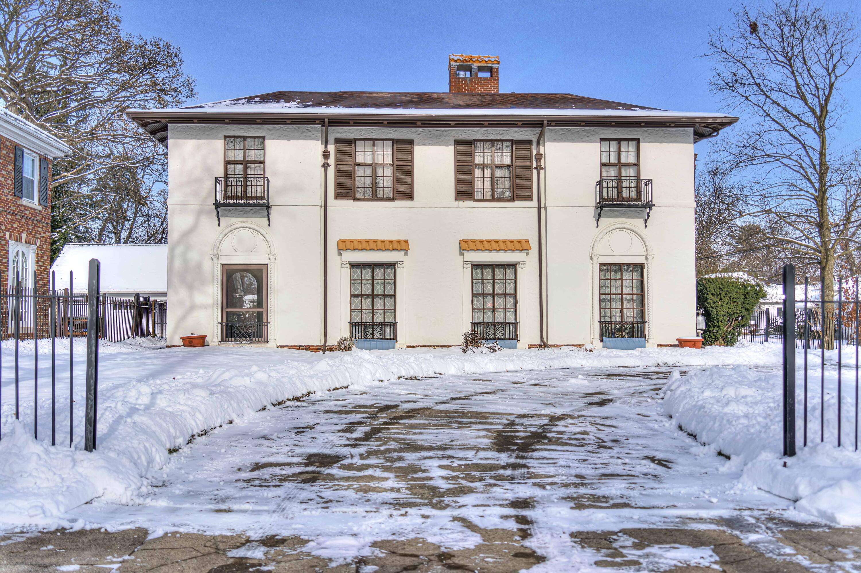 Jackson, MI 49203,1000 W Washington AVE