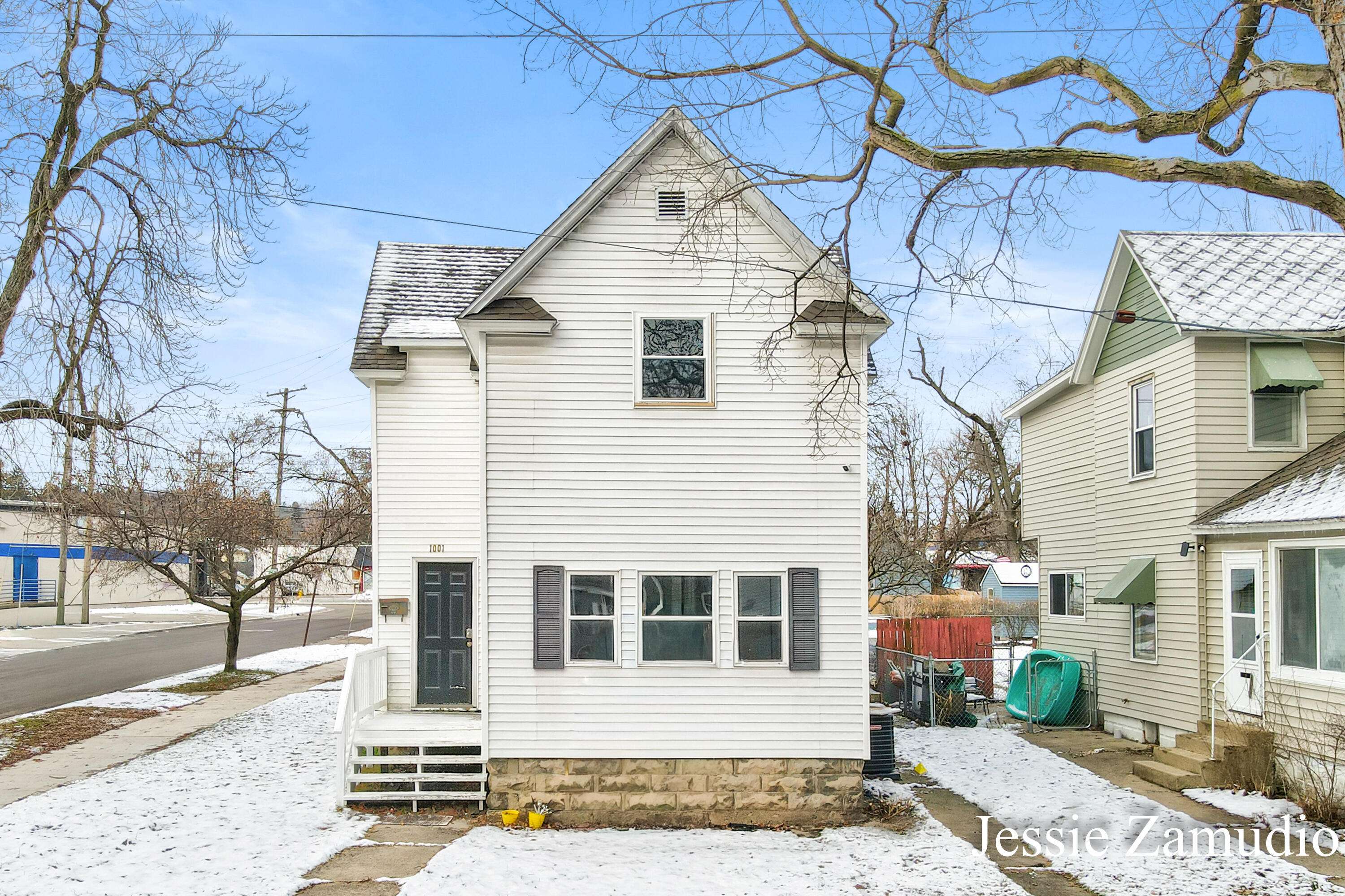 Grand Rapids, MI 49504,1001 Lincoln AVE NW