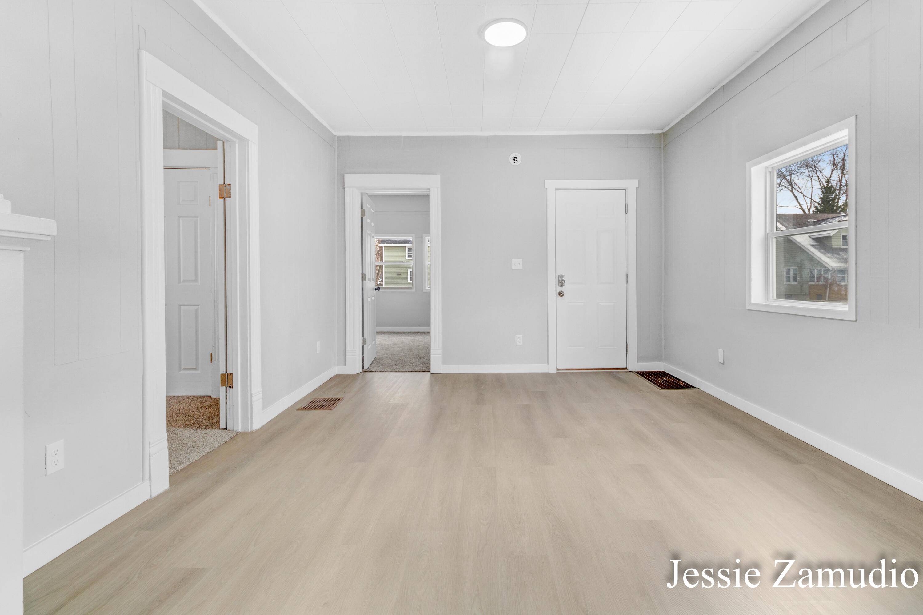 Grand Rapids, MI 49504,1001 Lincoln AVE NW