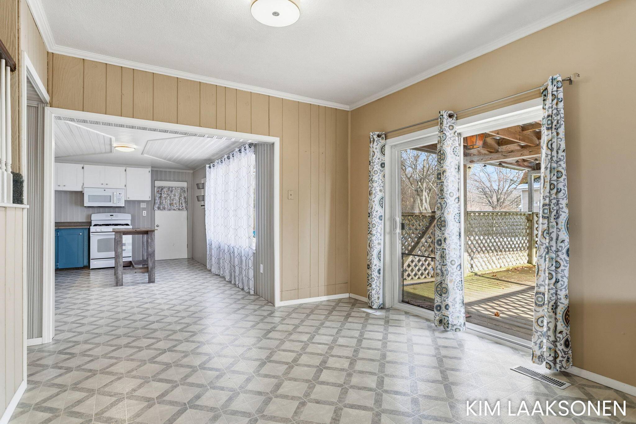 Holland, MI 49423,897 W 32nd ST