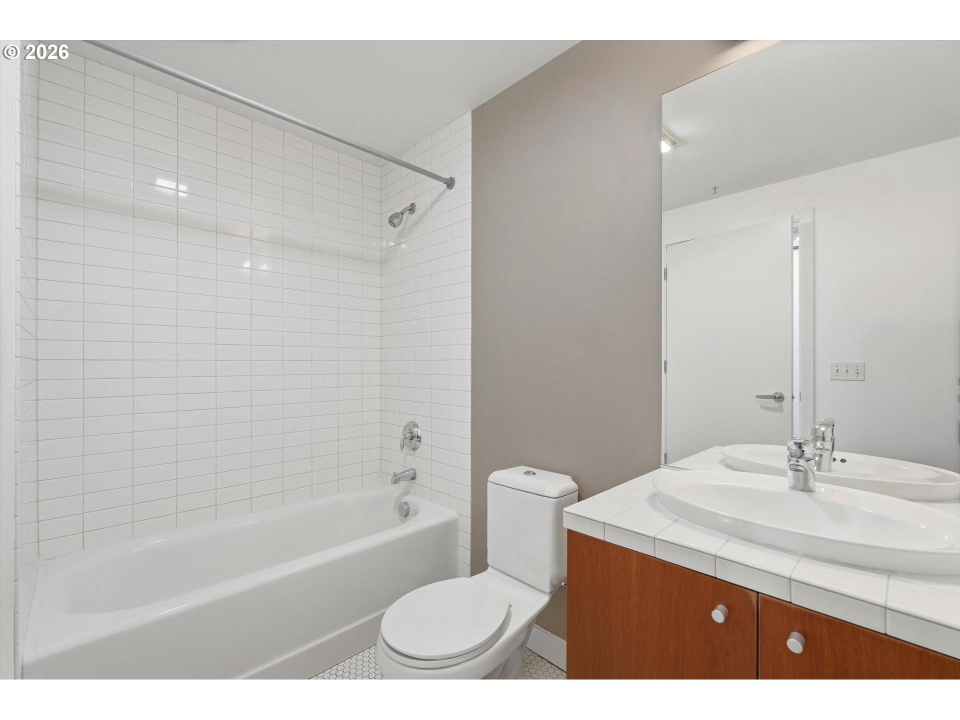 Portland, OR 97209,1926 W BURNSIDE ST #1406