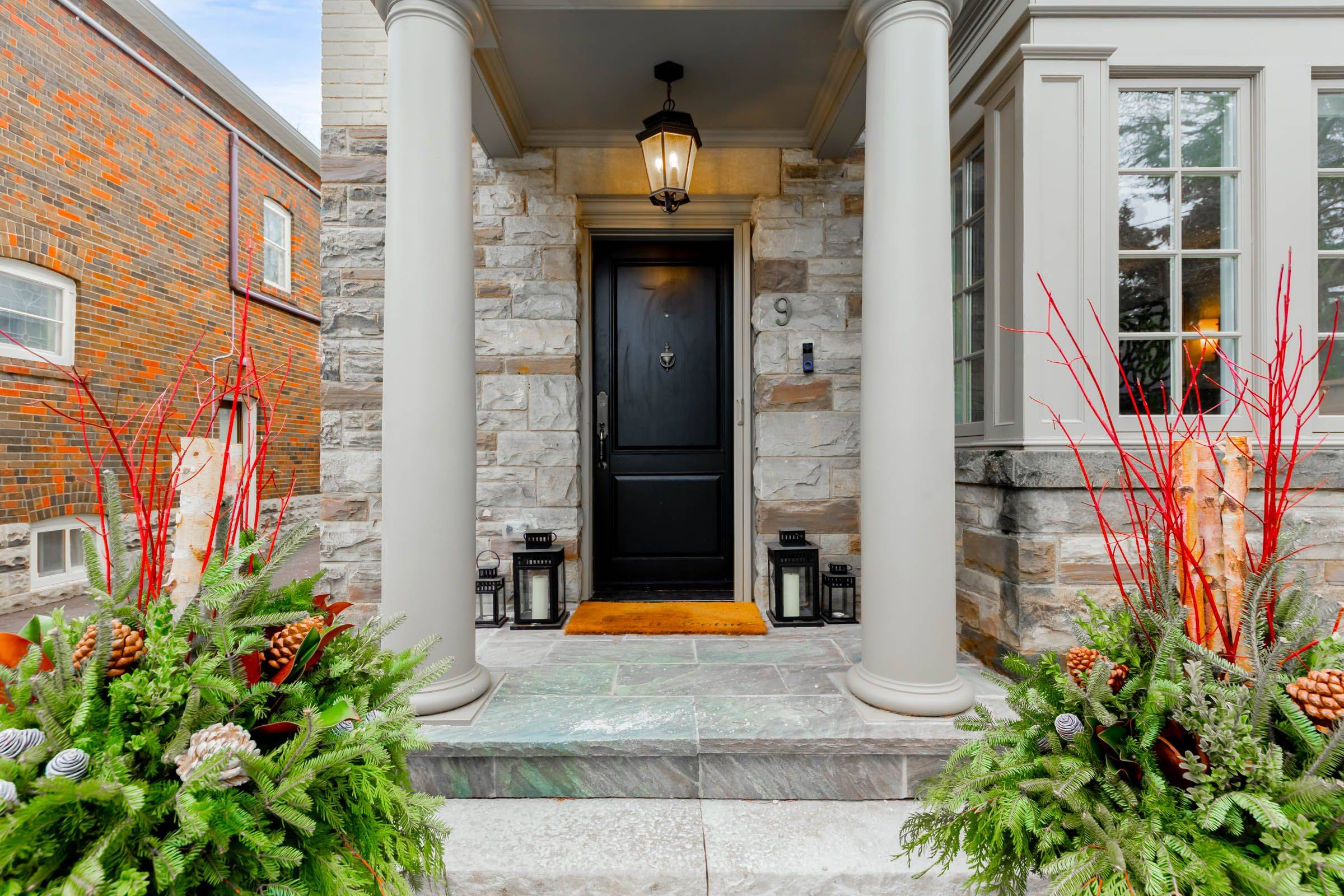 Toronto C03, ON M5P 2L5,9 Elmsthorpe AVE