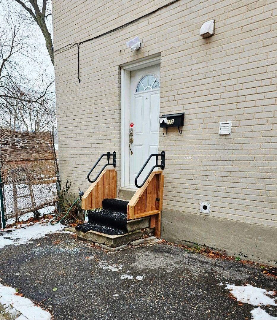 Toronto C14, ON M2N 4H6,17 Annapearl CT #Main FL.