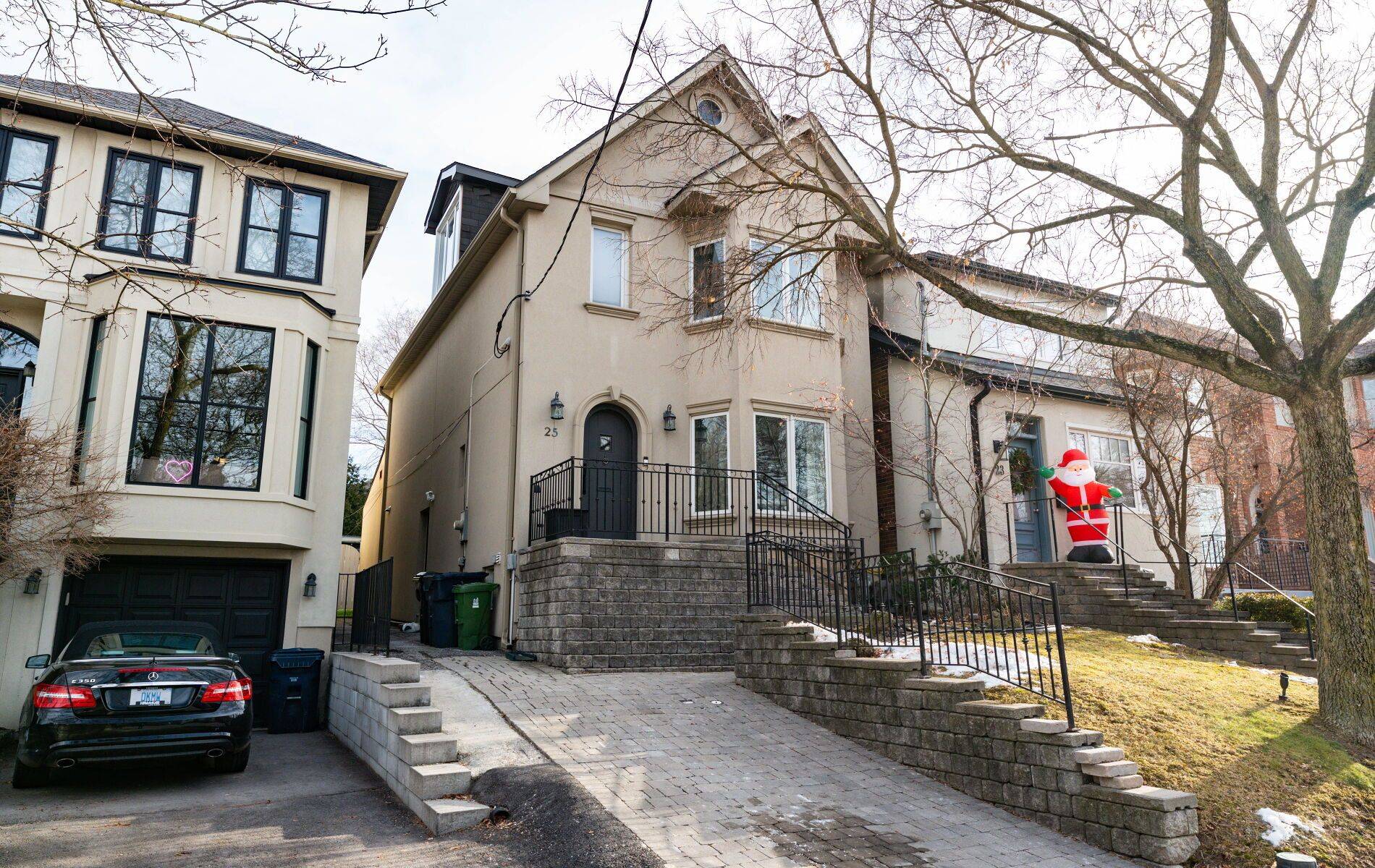 Toronto C04, ON M5N 2M4,25 Gilgorm RD