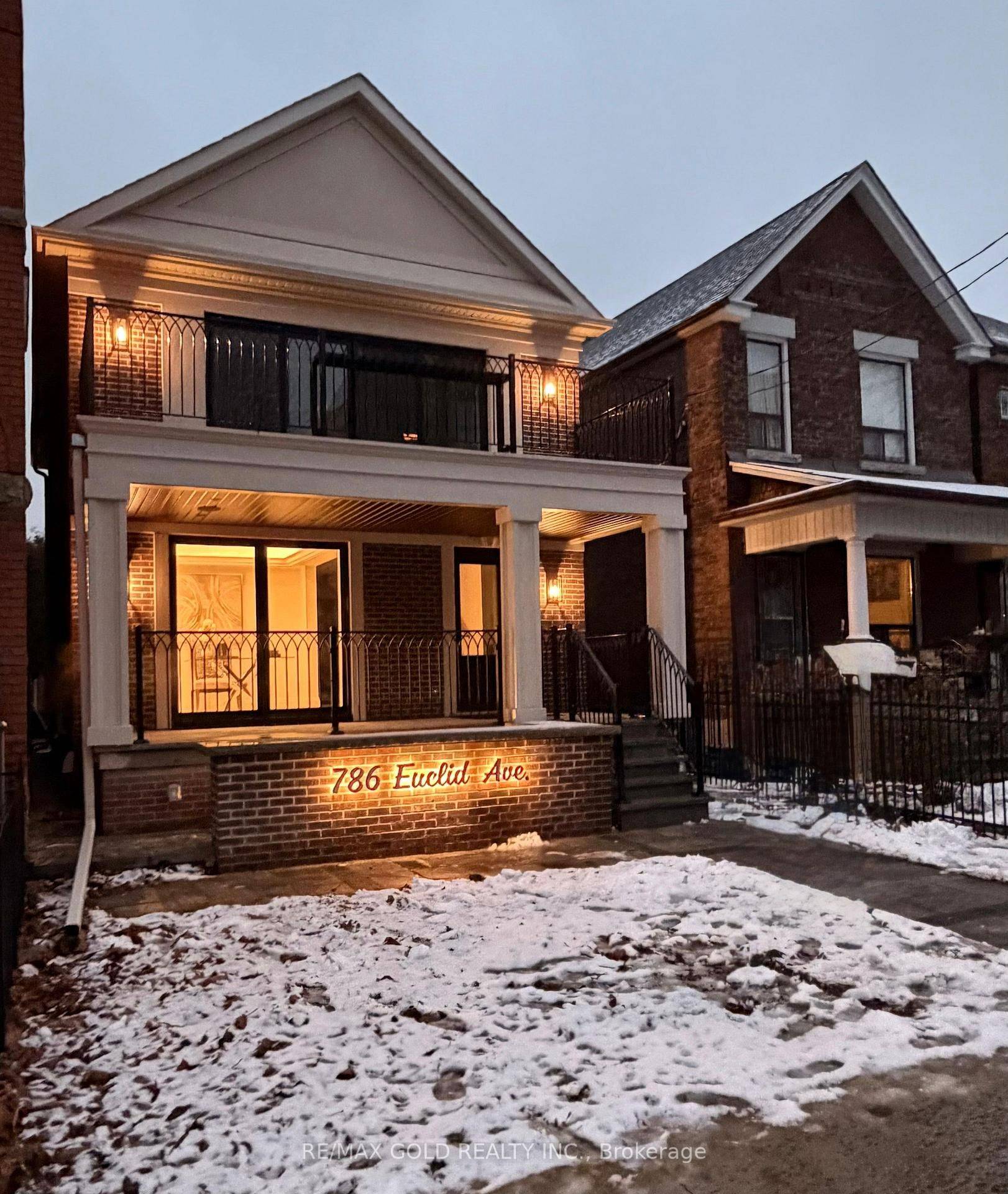 Toronto C02, ON M6G 2V4,786 Euclid AVE