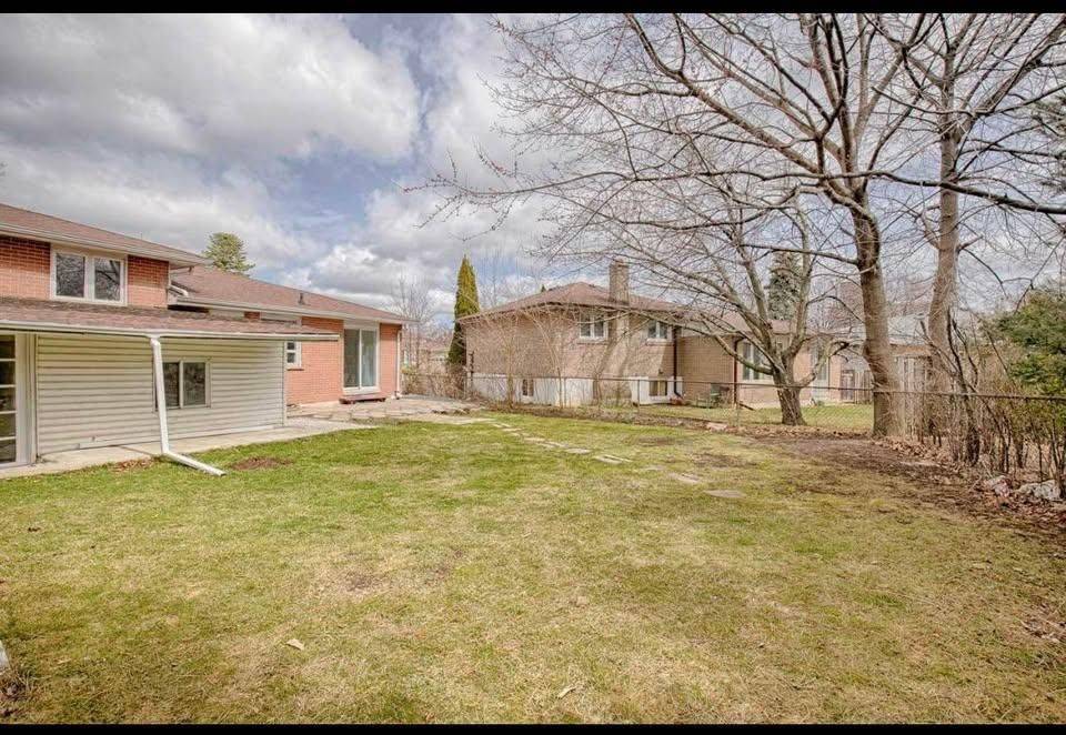 Toronto E09, ON M1H 2J9,130 Amberjack BLVD