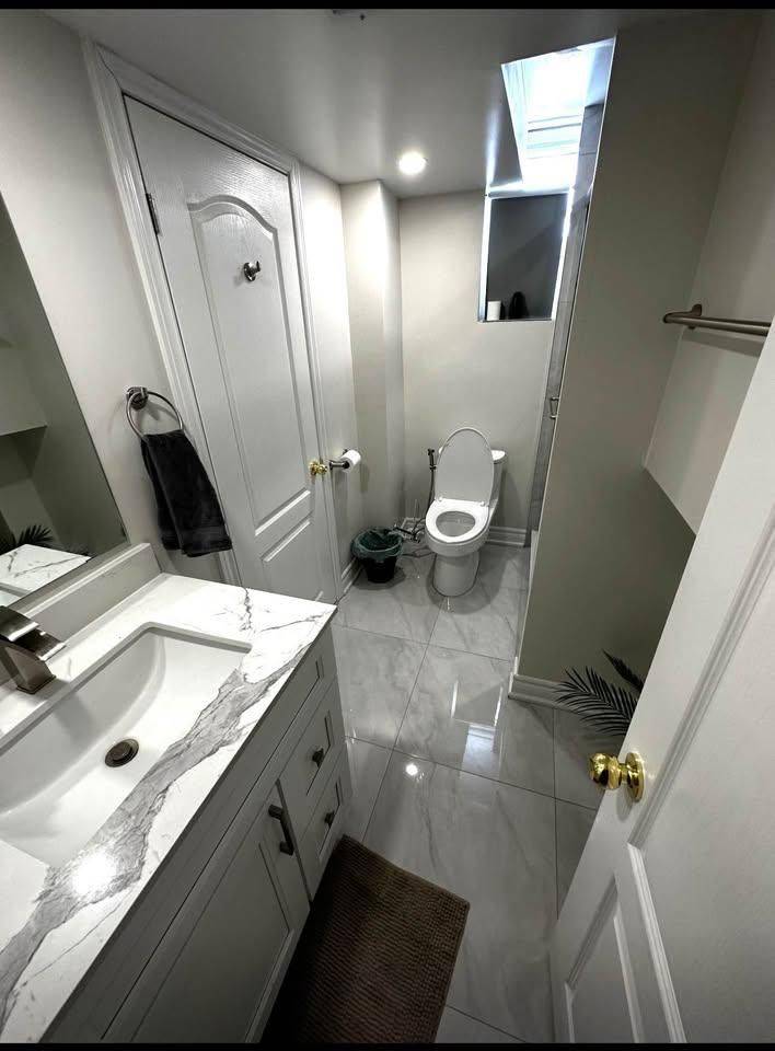 Toronto E09, ON M1H 2J9,130 Amberjack BLVD