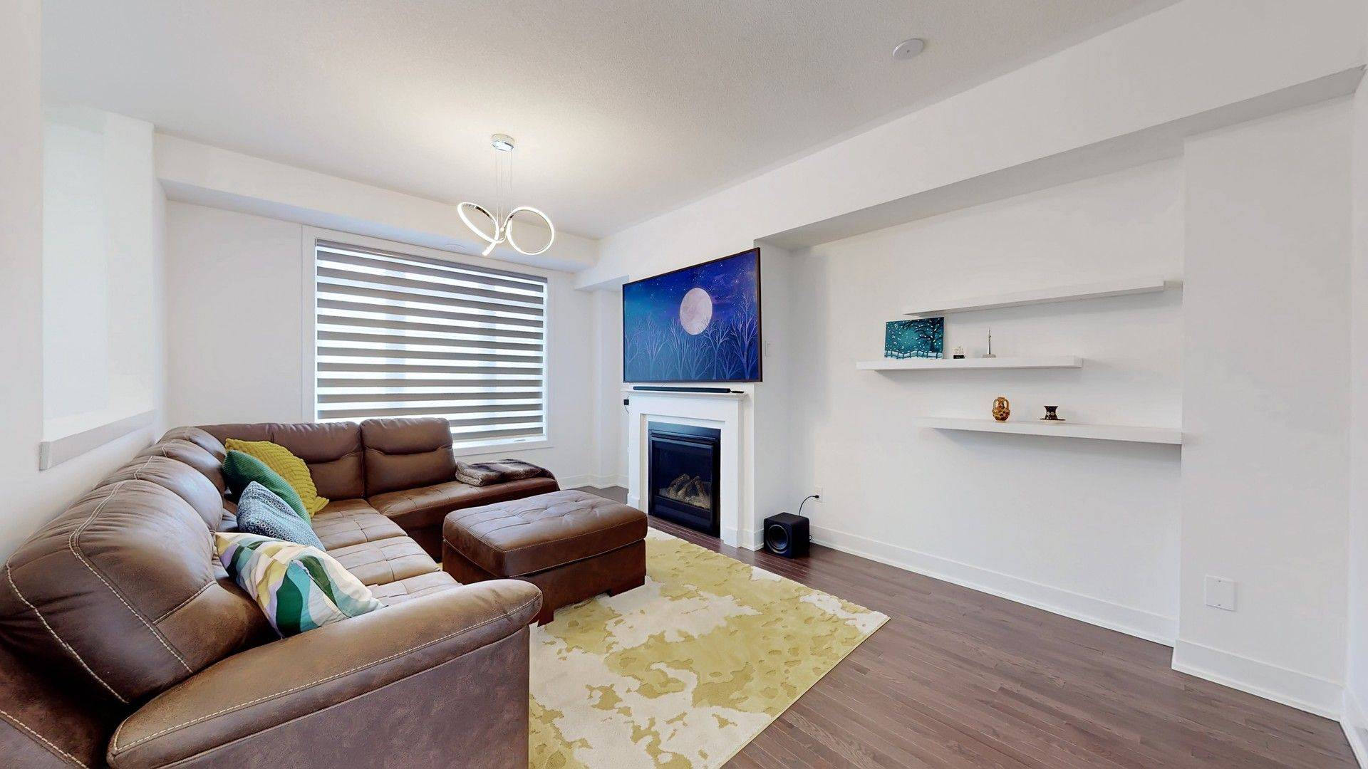 Whitby, ON L1P 0L7,7 Elkington CRES