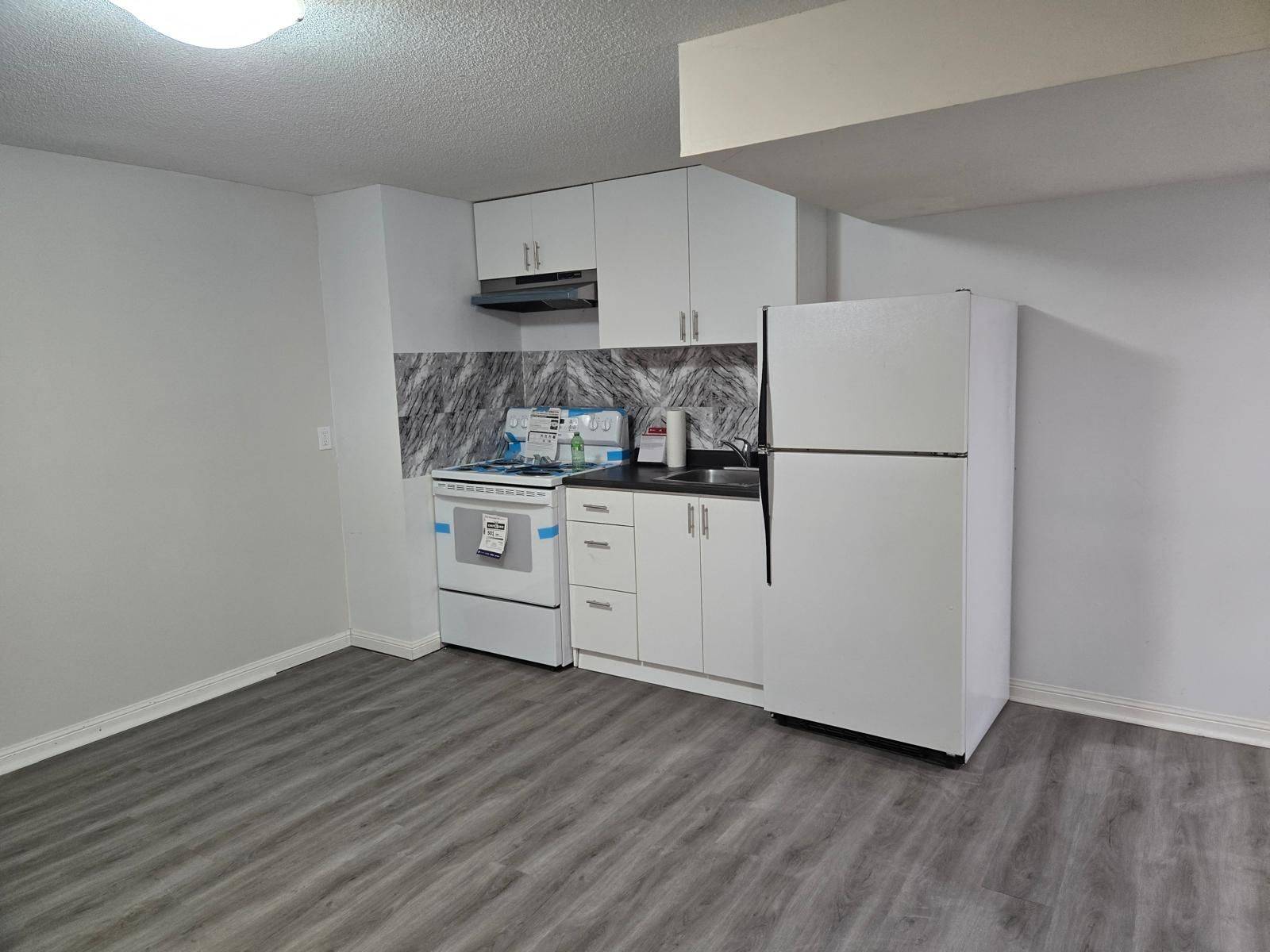 Whitby, ON L1R 3G8,9 Vanier ST #BSMT