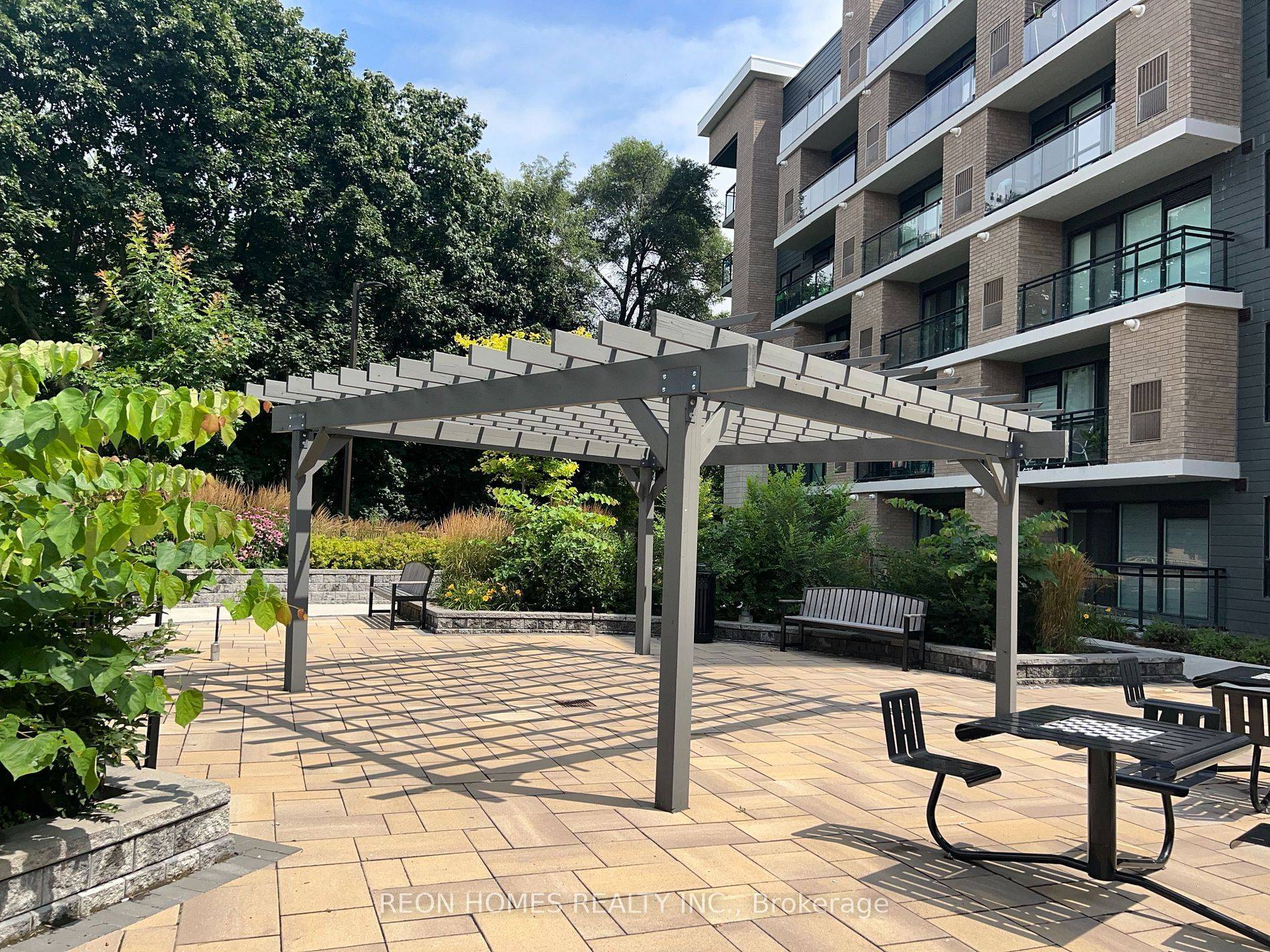 Toronto E10, ON M1E 0C5,5 Falaise RD ##C