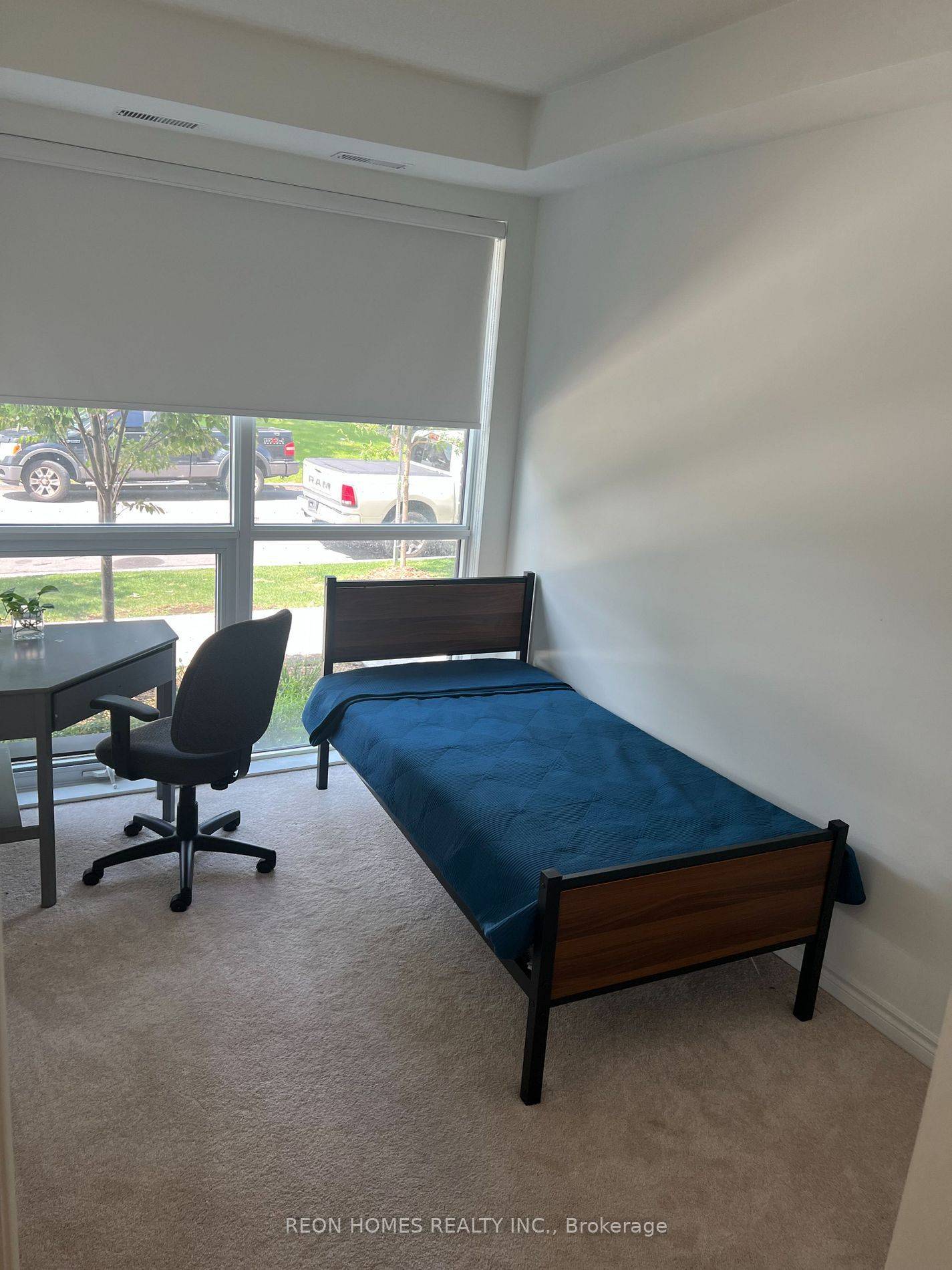 Toronto E10, ON M1E 0C5,5 Falaise RD ##C