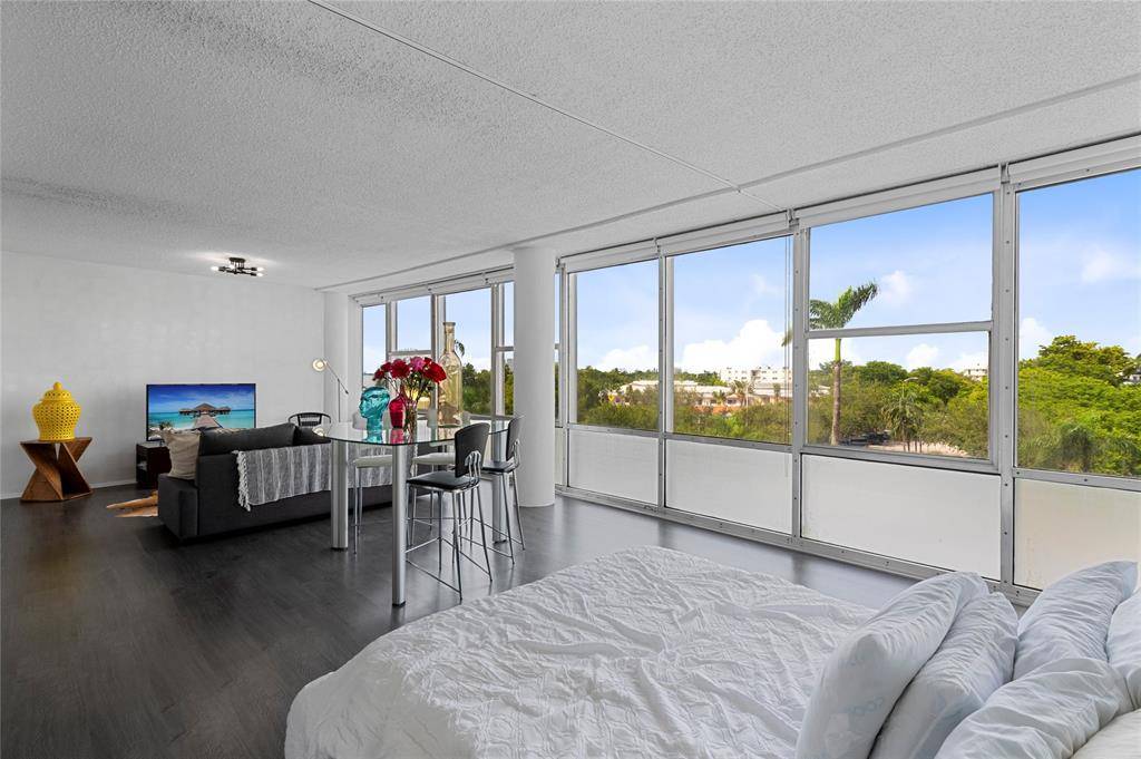 Miami Beach, FL 33141,900 Bay Dr #313