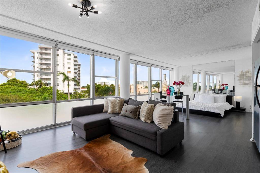 Miami Beach, FL 33141,900 Bay Dr #313