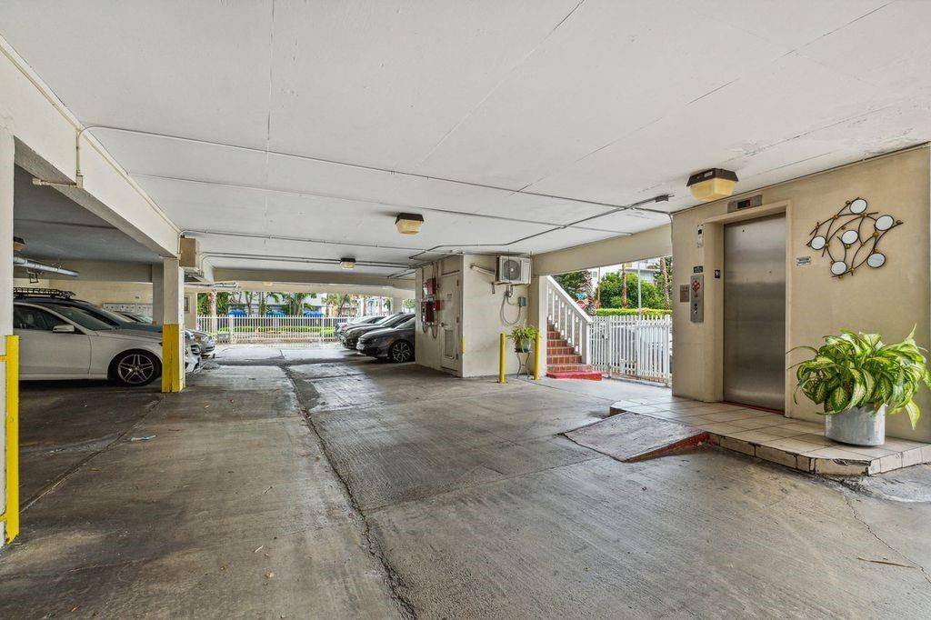Miami Beach, FL 33139,900 Euclid Ave #5