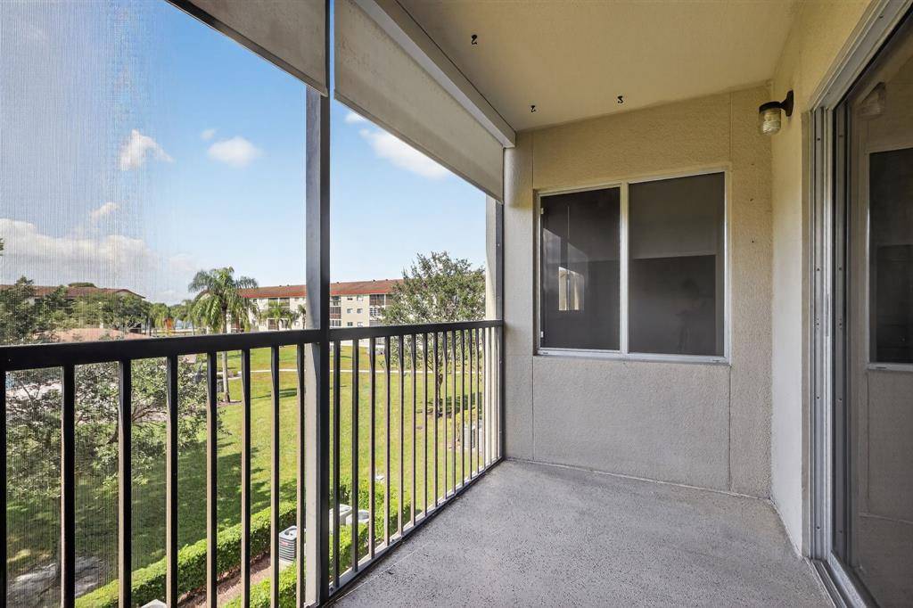 Pembroke Pines, FL 33027,1600 SW 127th Way #305 C