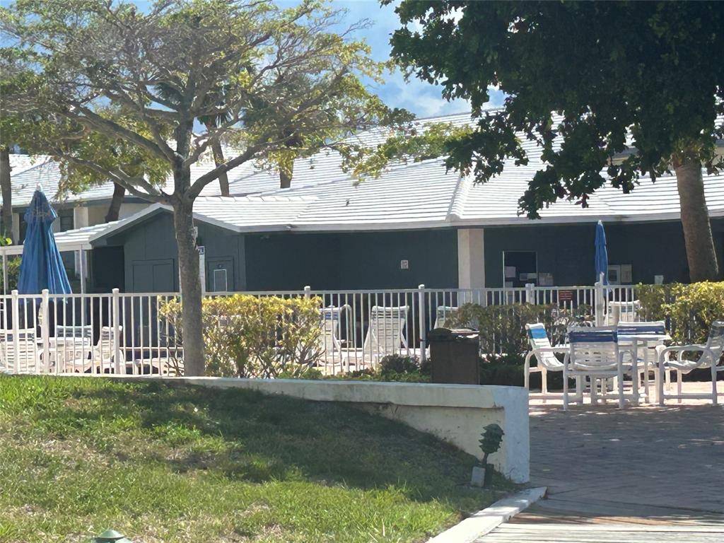 Stuart, FL 34996,175 SE Saint Lucie Blvd #E134