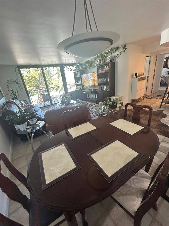 Fort Lauderdale, FL 33315,1201 River Reach Dr #202