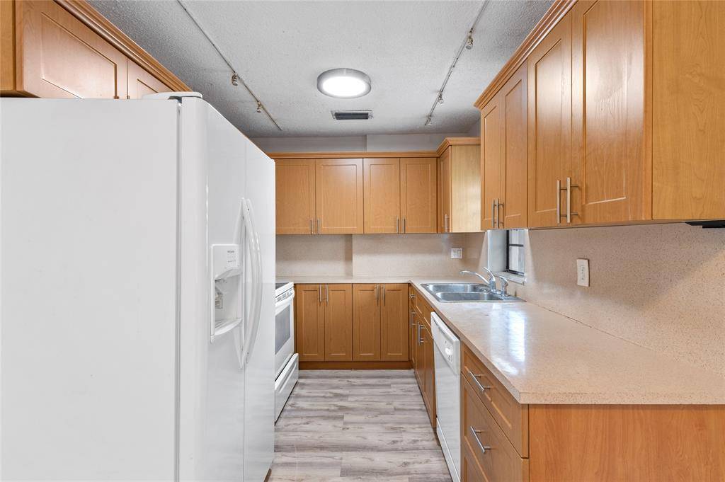 Wilton Manors, FL 33334,608 NE 29th Dr #2