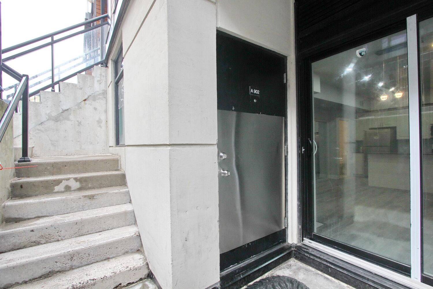 Vaughan, ON L4L 0J1,5309 Highway No 7 N/A #902