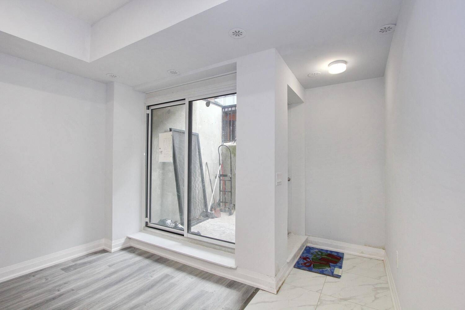 Vaughan, ON L4L 0J1,5309 Highway No 7 N/A #902