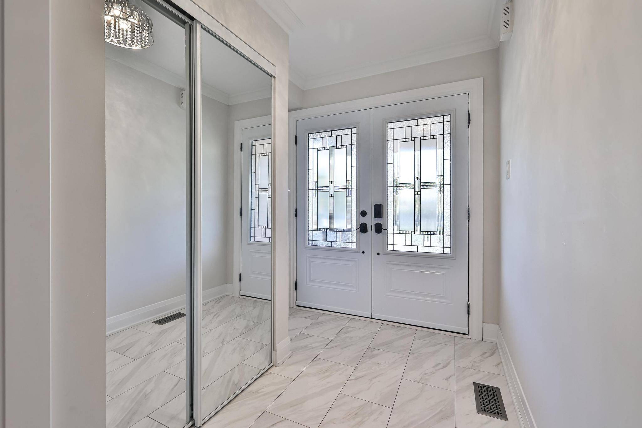 Vaughan, ON L4H 0E7,86 Venice Gate DR