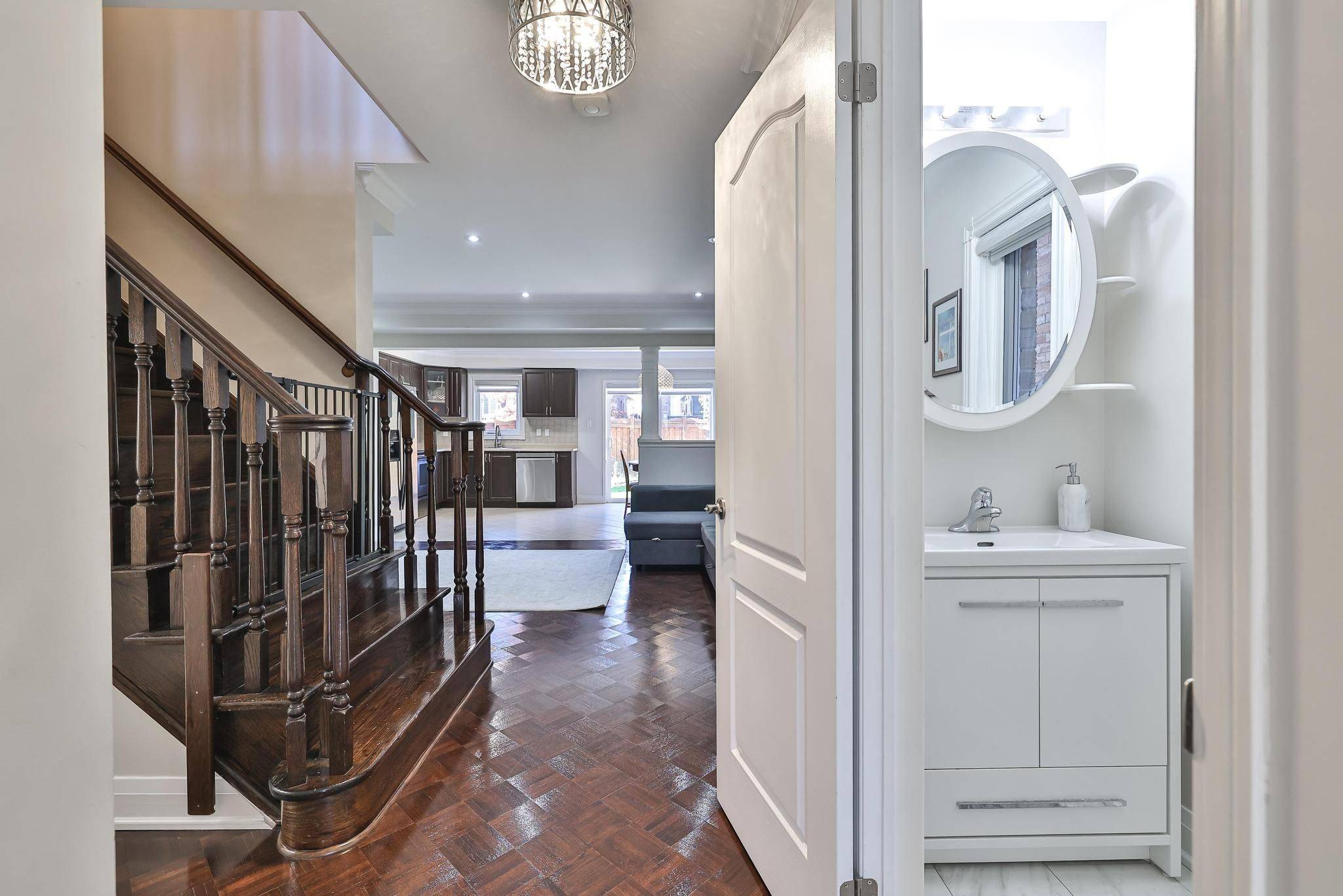 Vaughan, ON L4H 0E7,86 Venice Gate DR