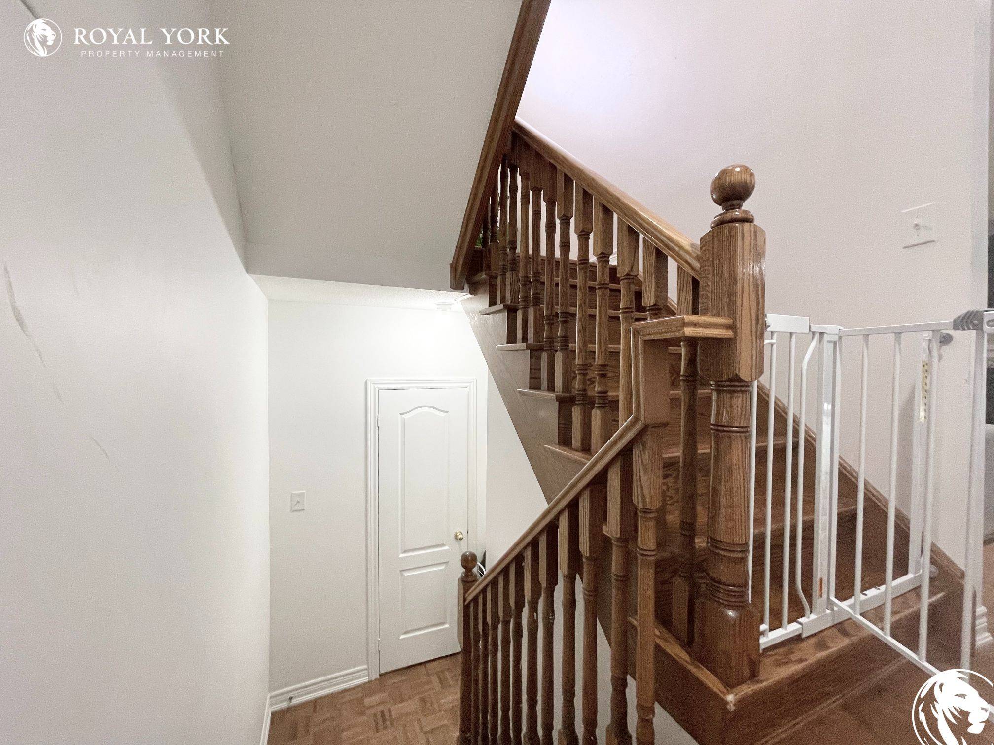 Brampton, ON L6R 0K6,21 Hibiscus CT