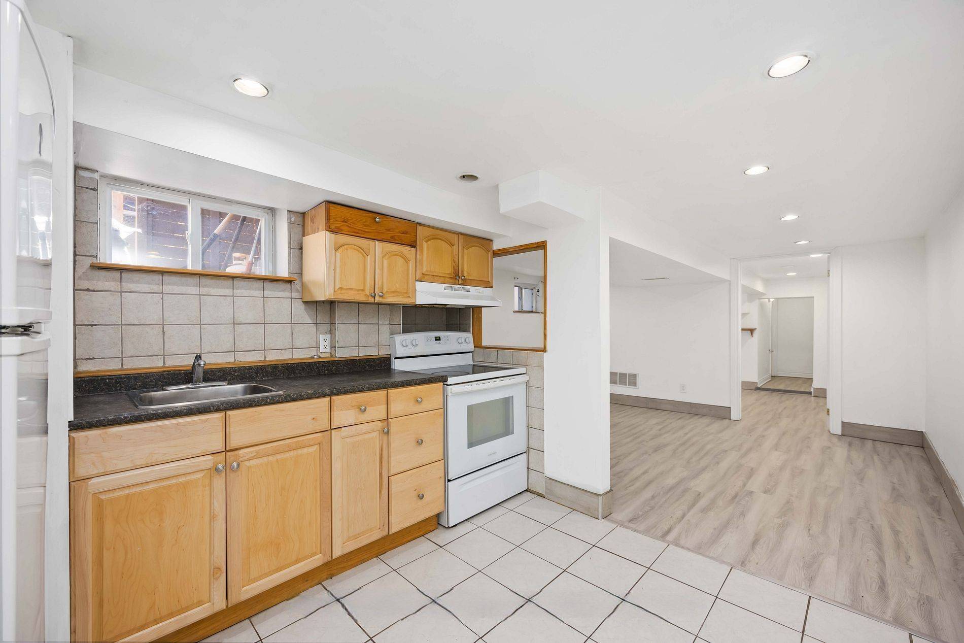 Toronto W02, ON M6H 1X1,124 Hallam ST #Bsmt