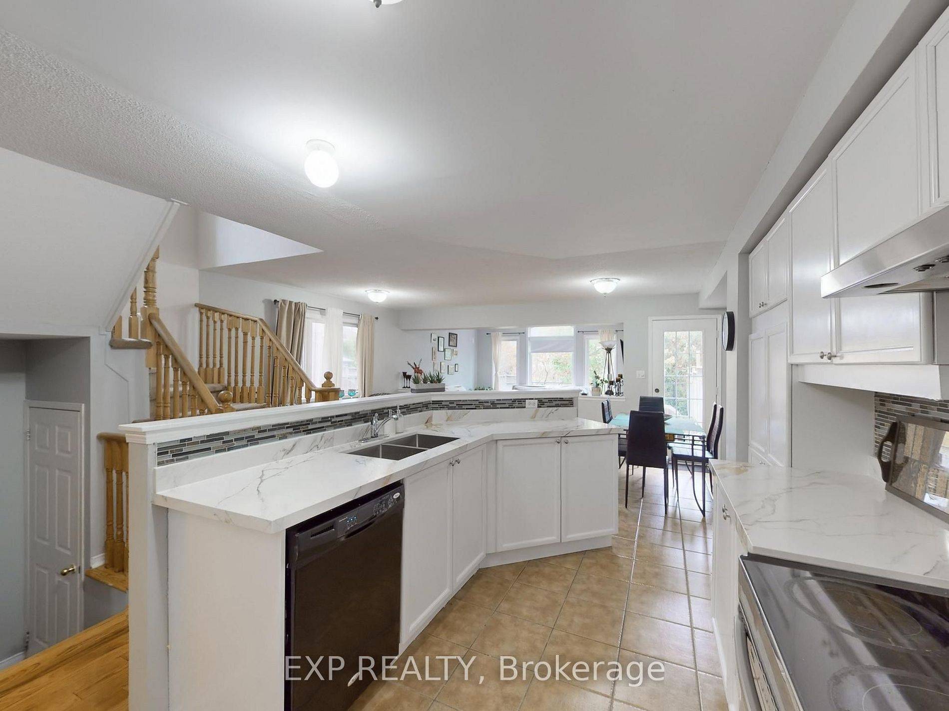 Mississauga, ON L5M 6N8,3896 Lacman TRL