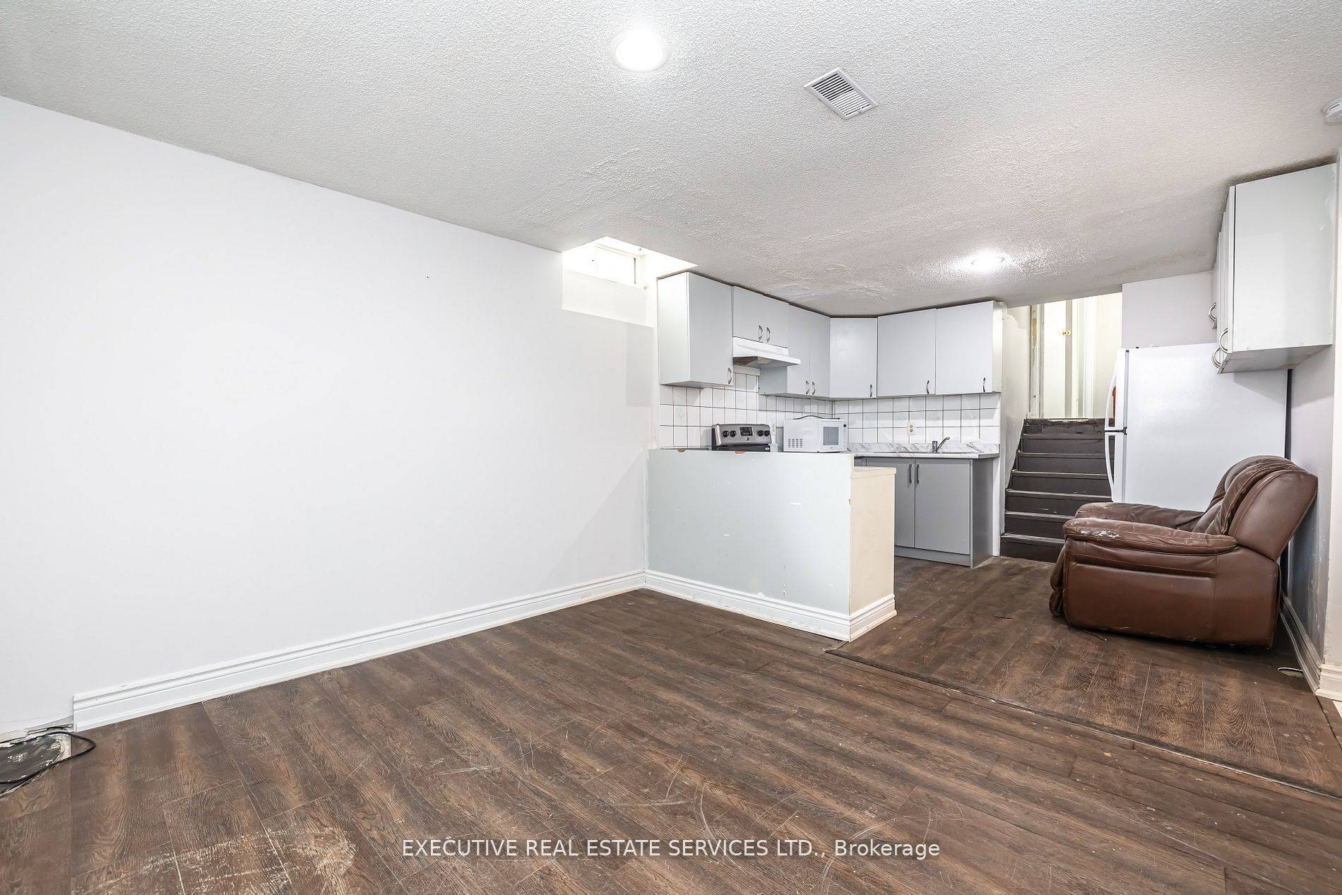 Brampton, ON L6S 3J3,17 Judith CRES #LOWER