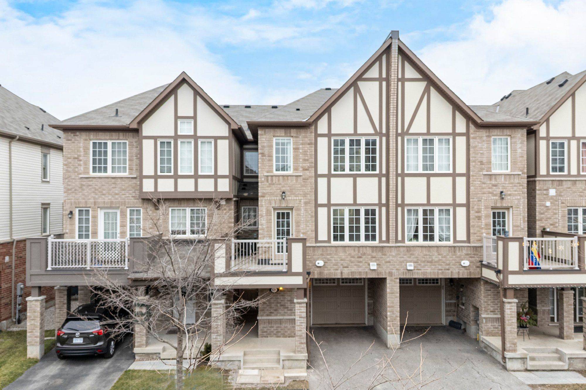 Milton, ON L9E 1G2,121 Frost CT