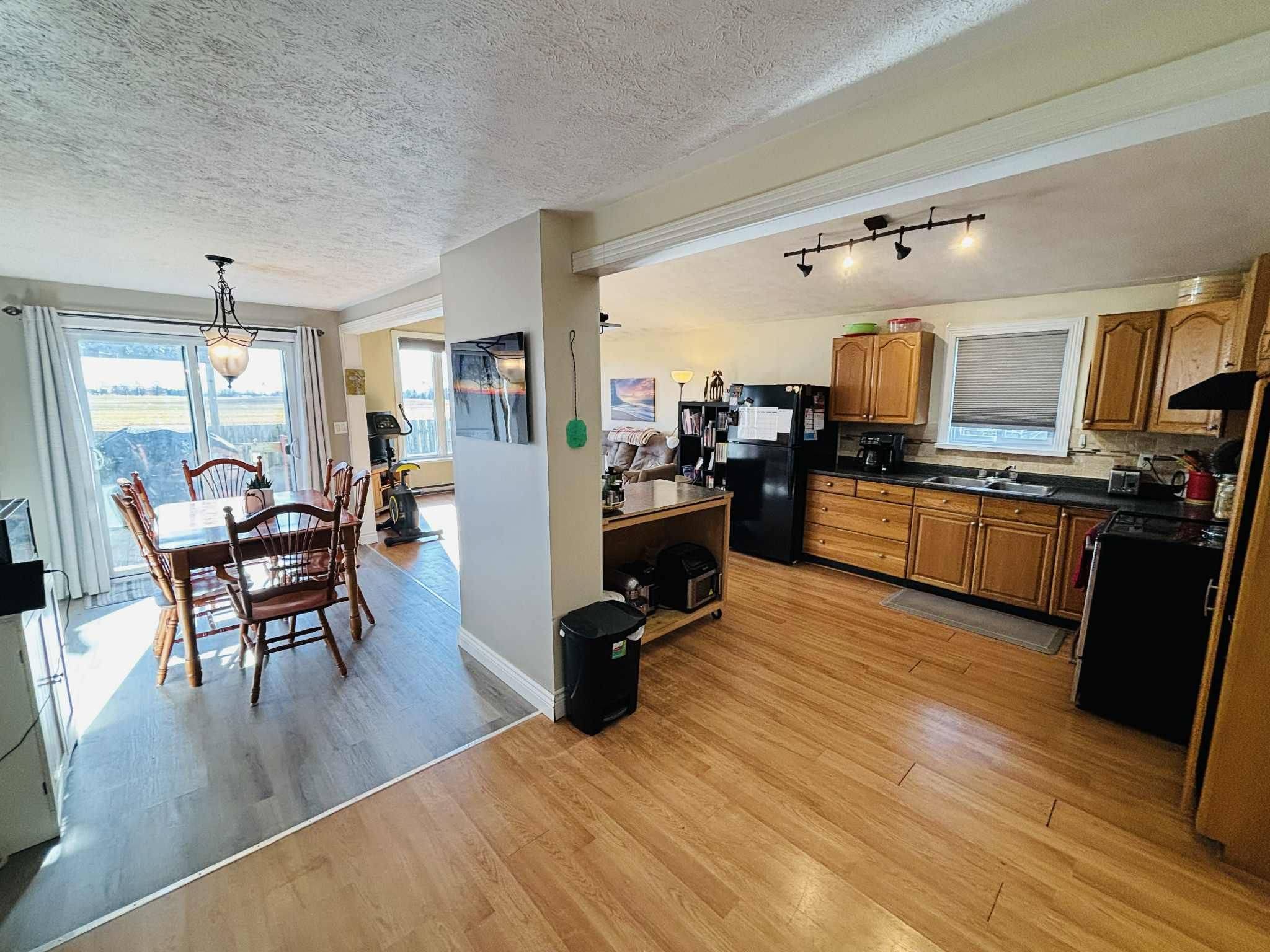 Georgian Bluffs, ON N0H 2N0,206 Grace ST E