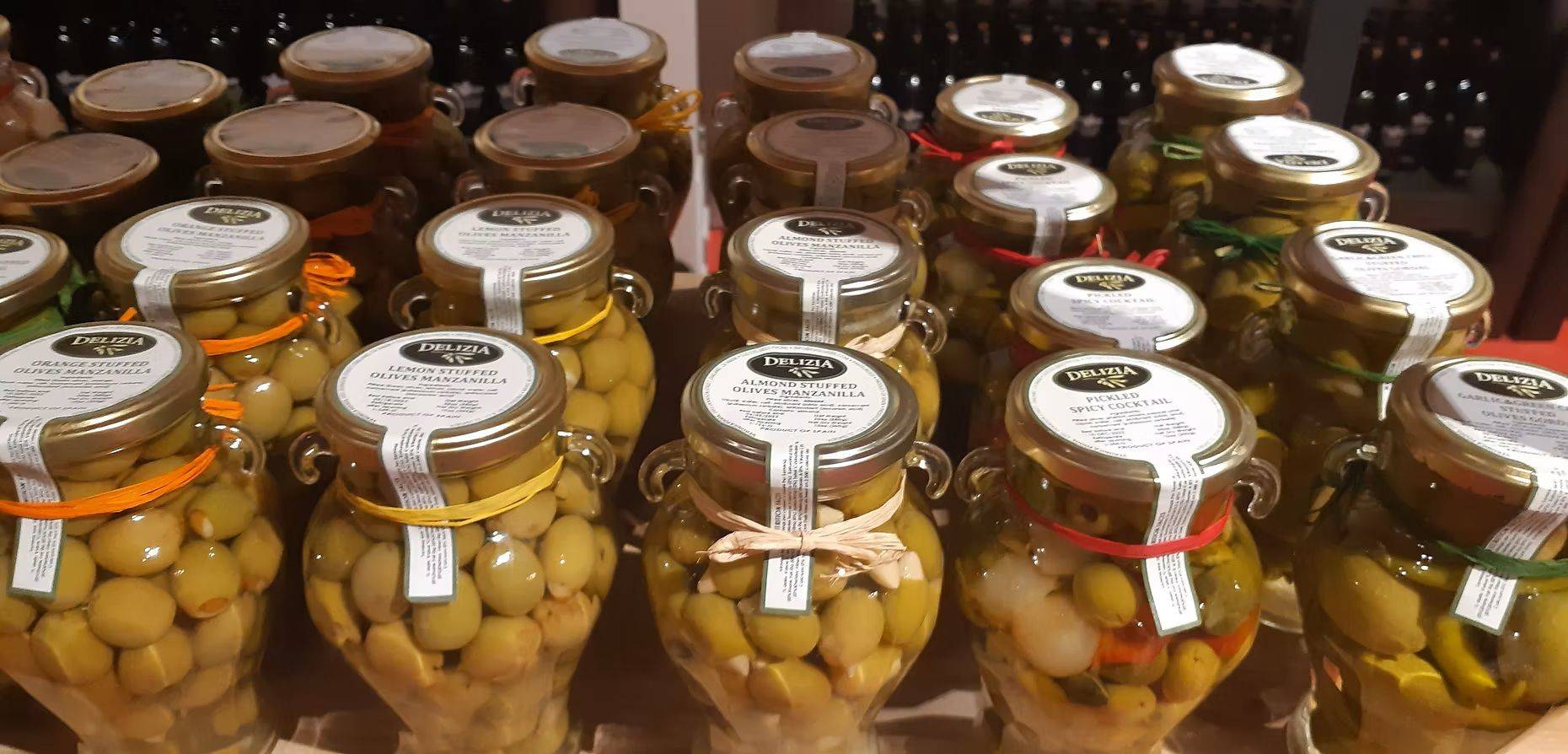 Merrickville-wolford, ON K0G 1N0,118 Wellington ST W