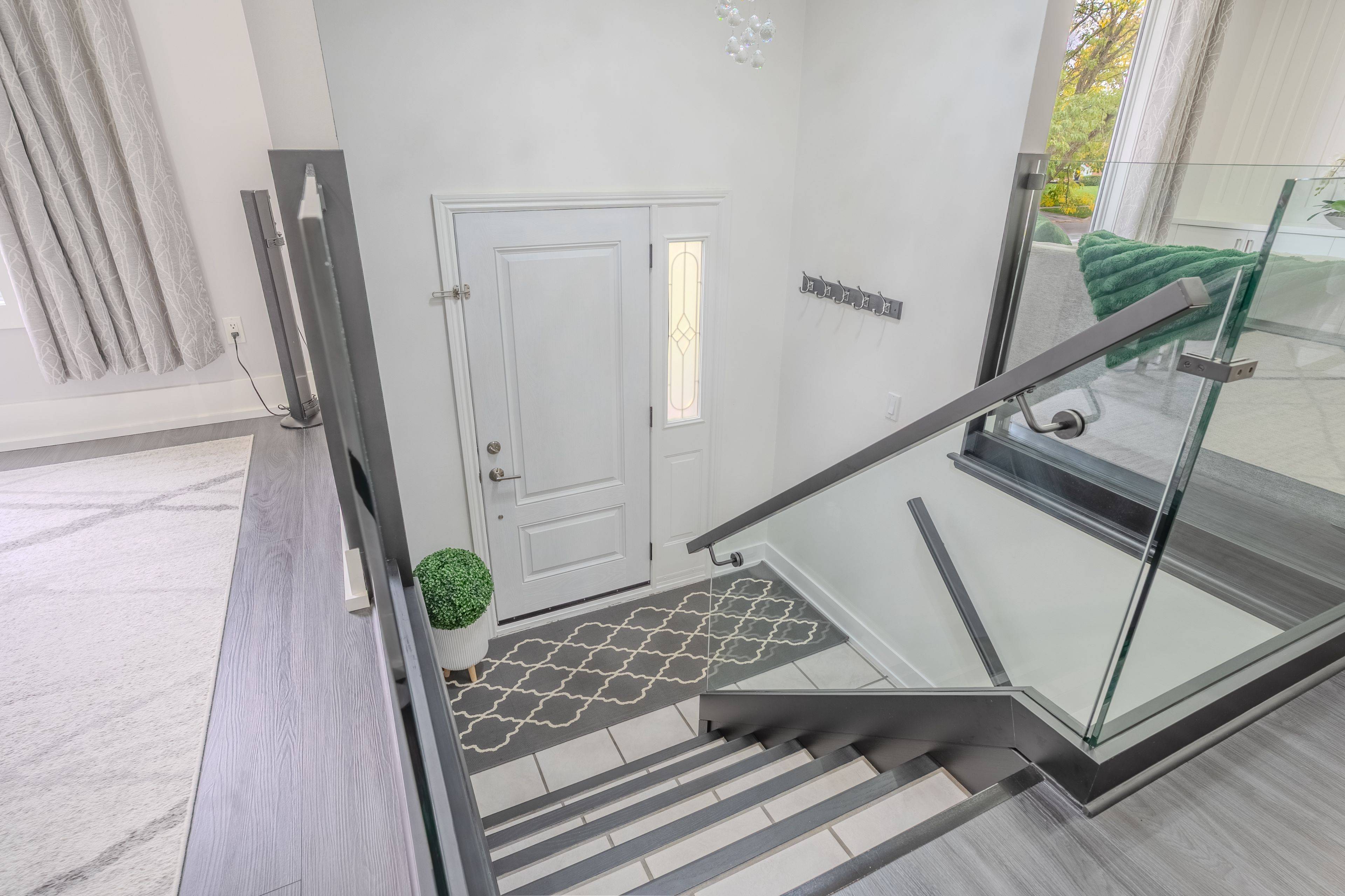 Welland, ON L3C 6C6,53 Brant AVE